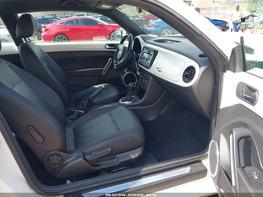 2012 VOLKSWAGEN BEETLE VIN: 3VWJP7AT8CM644345
