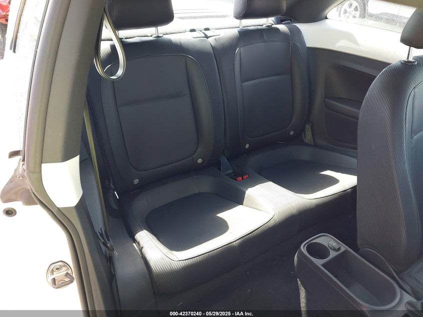2012 VOLKSWAGEN BEETLE VIN: 3VWJP7AT8CM644345