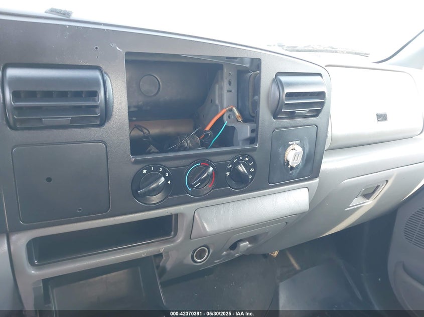 2005 Ford F-250 Lariat/Xl/Xlt VIN: 1FTSW205X5EB37228 Lot: 42370391