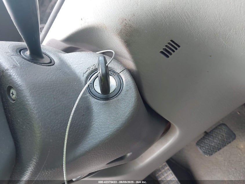 2008 Toyota Corolla Ce VIN: 1NXBR32E48Z011642 Lot: 42370433