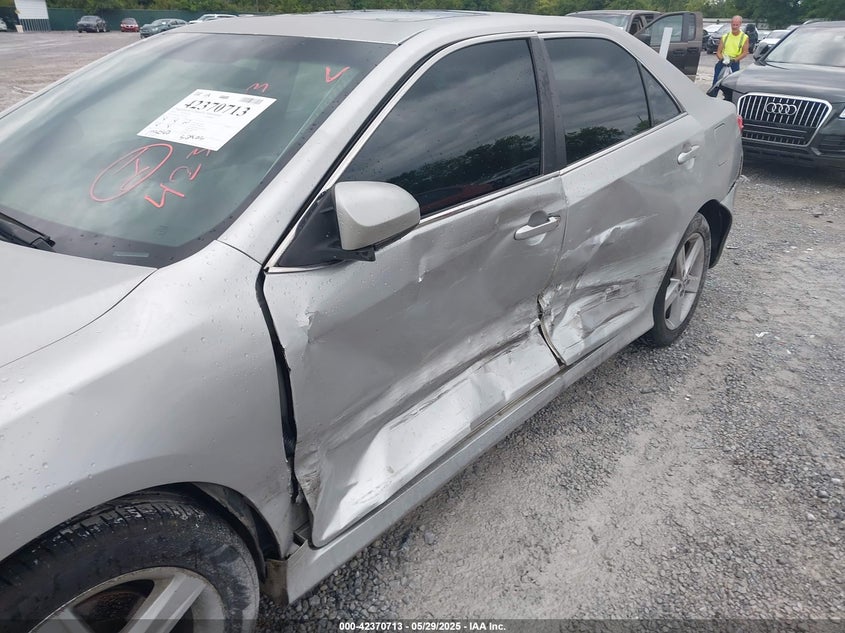 2014 TOYOTA CAMRY SE - 4T1BF1FK3EU337778