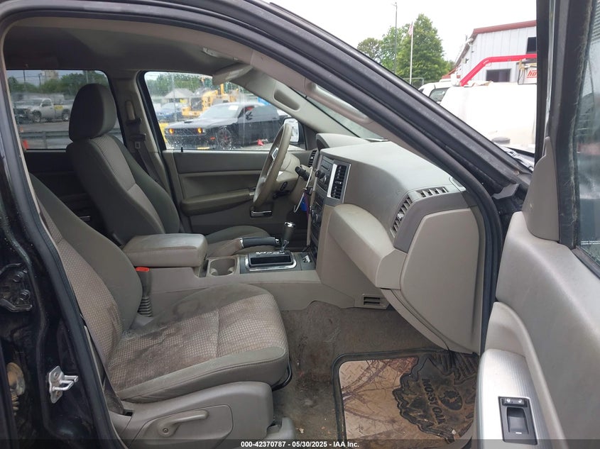 2009 JEEP GRAND CHEROKEE VIN: 1J8GR48K79C516877