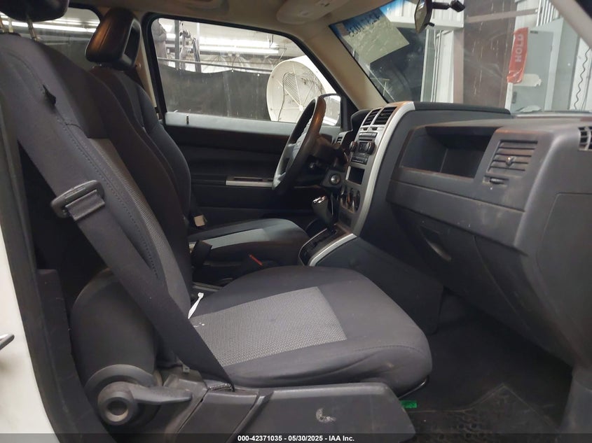 2008 JEEP PATRIOT VIN: 1J8FF28W68D772027