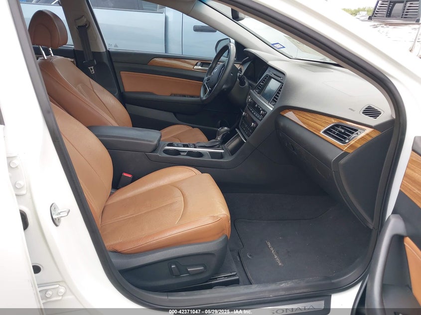 2015 HYUNDAI SONATA VIN: 5NPE34AF3FH020942