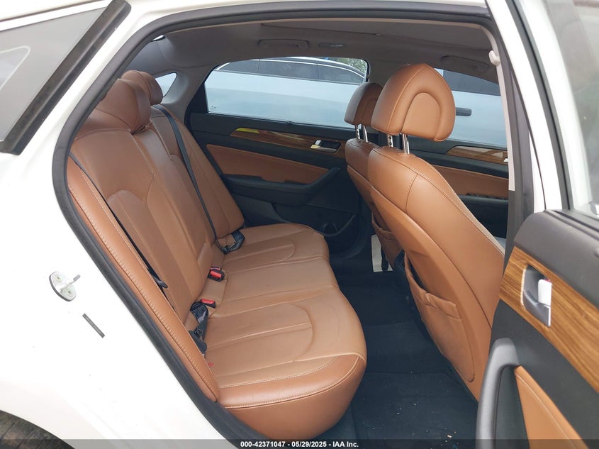 2015 HYUNDAI SONATA VIN: 5NPE34AF3FH020942