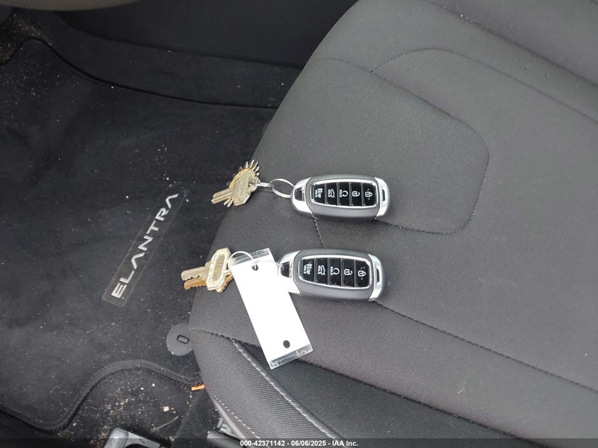 2021 HYUNDAI ELANTRA SEL - 5NPLM4AG5MH037946