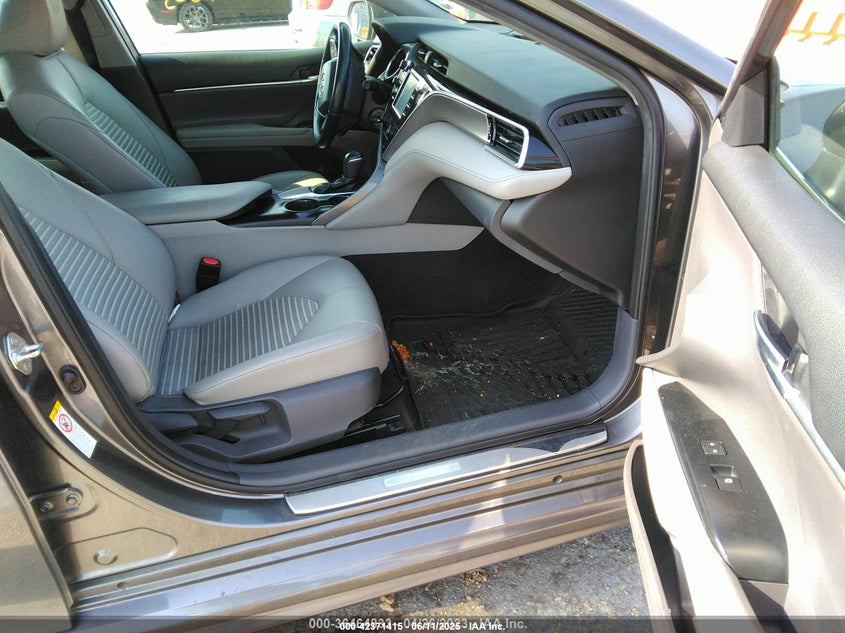 2018 TOYOTA CAMRY SE - 4T1B11HK0JU044734