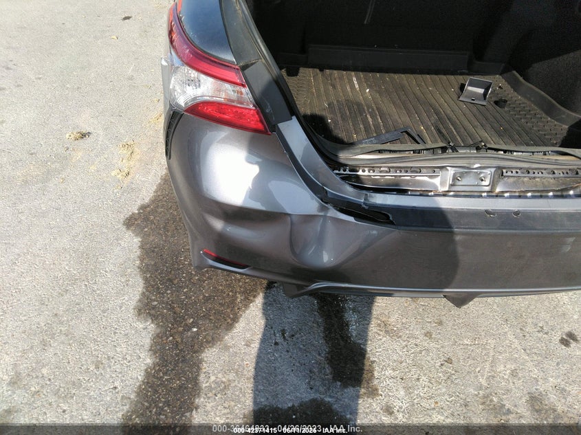 2018 TOYOTA CAMRY SE - 4T1B11HK0JU044734