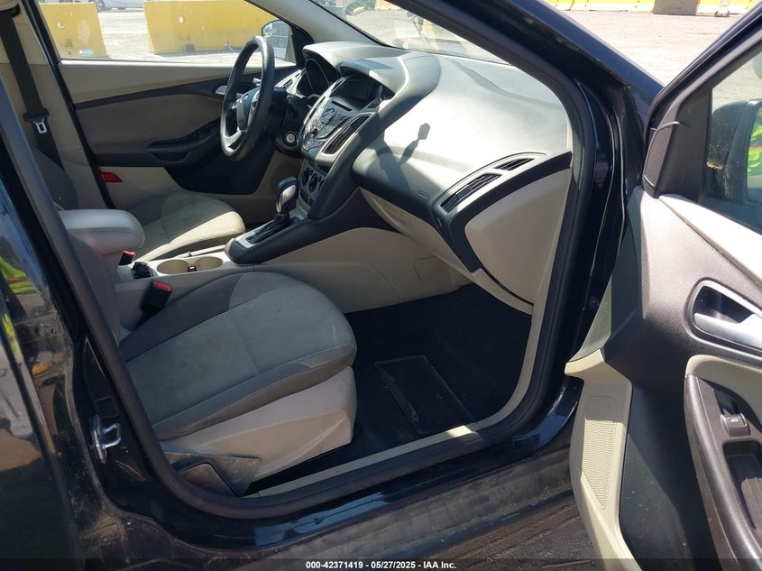 2014 FORD FOCUS VIN: 1FADP3K24EL462019