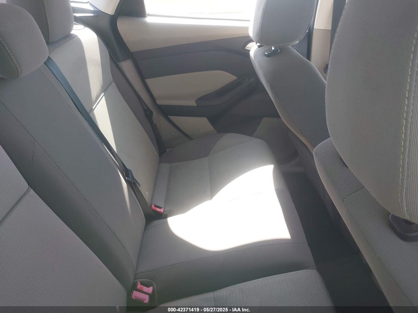 2014 FORD FOCUS VIN: 1FADP3K24EL462019