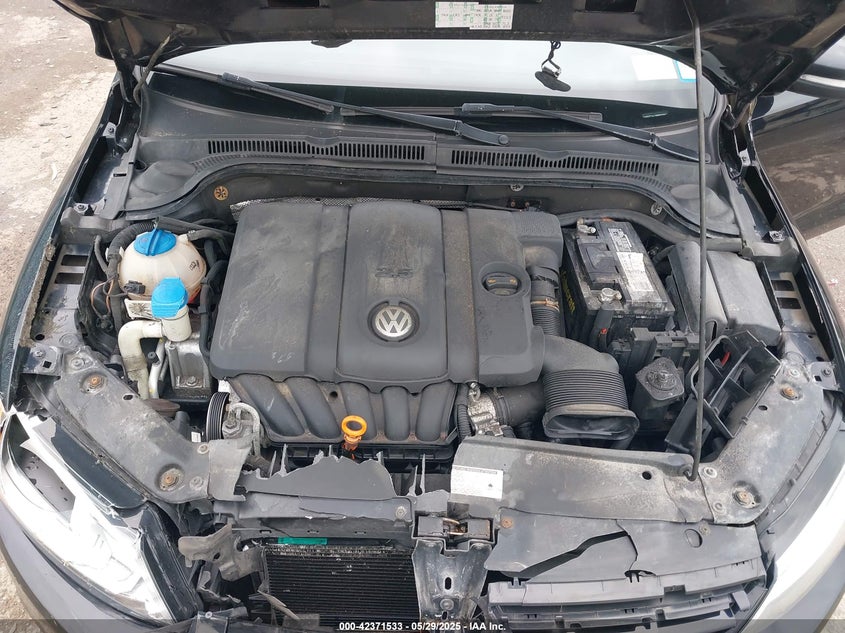 2011 VOLKSWAGEN JETTA VIN: 3VWDZ7AJ1BM093647