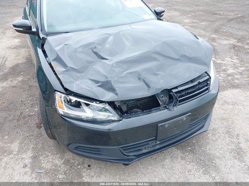 2011 VOLKSWAGEN JETTA VIN: 3VWDZ7AJ1BM093647