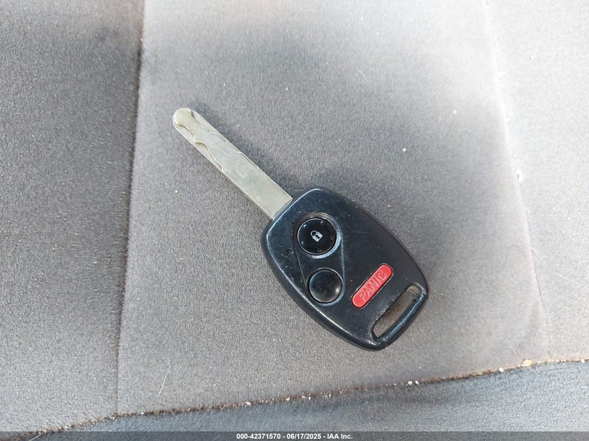 2006 HONDA CIVIC VIN: 1HGFA16516L052679