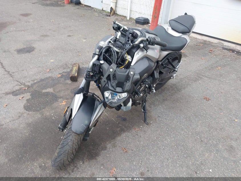 JYARM20Y7HA000415 2017 YAMAHA FZ photo no. 2