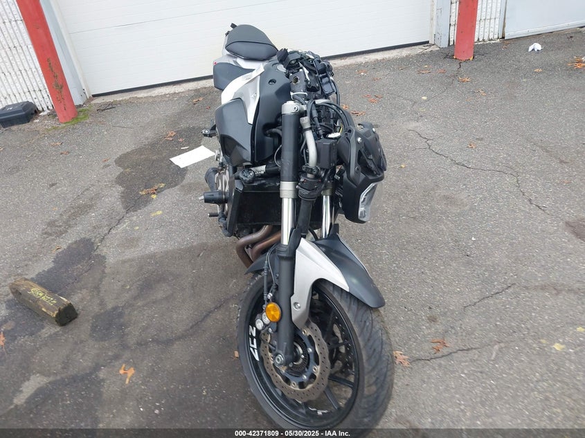 JYARM20Y7HA000415 2017 YAMAHA FZ photo no. 5