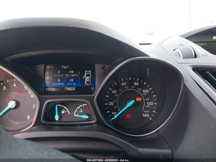 VIN 1FMCU0GD2JUA74102 2018 FORD ESCAPE SE