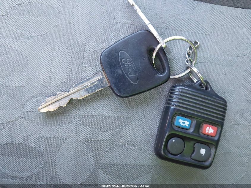 2005 Ford Focus Zx4 VIN: 1FAFP34N75W141025 Lot: 42372647