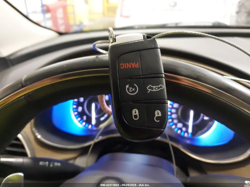 2015 Chrysler 200 C VIN: 1C3CCCEG7FN530302 Lot: 42373003