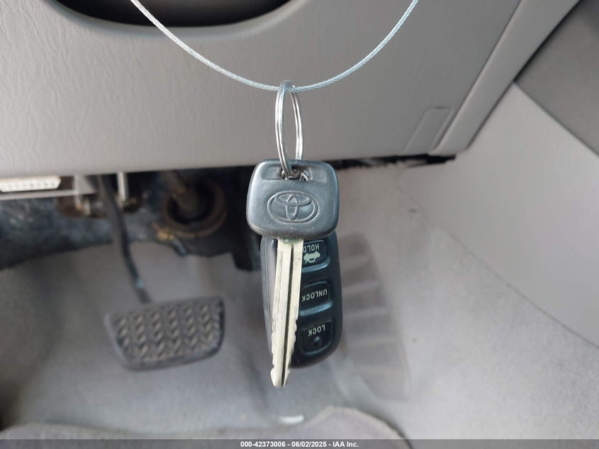 2005 Toyota Camry Le VIN: 4T1BE32K95U604071 Lot: 42373006