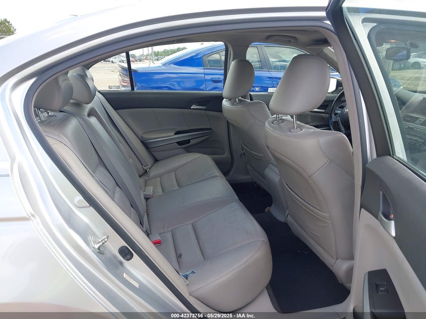 2008 HONDA ACCORD VIN: JHMCP26818C036905