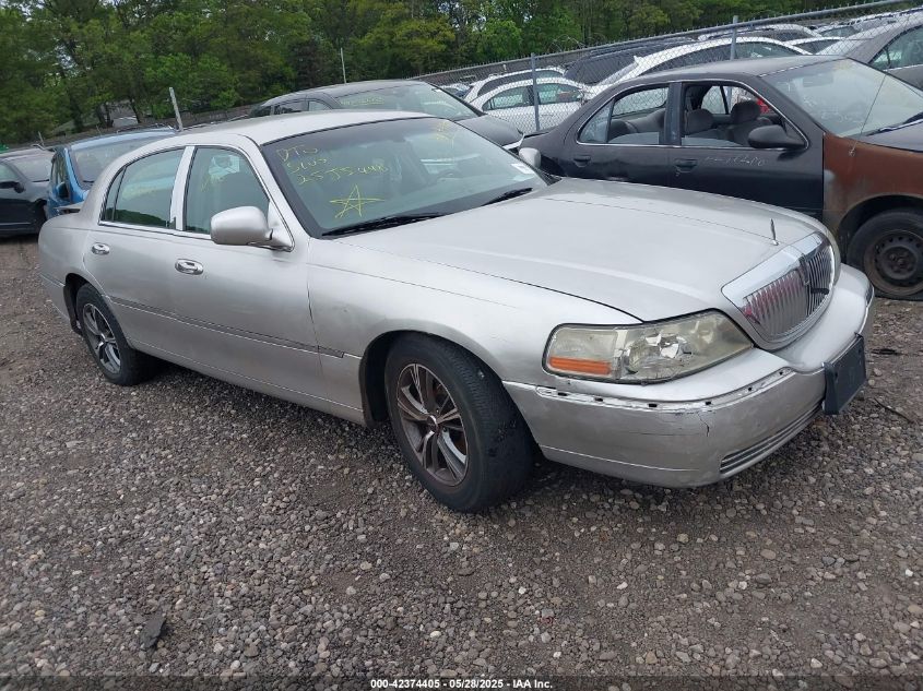 2003 Lincoln Town Car