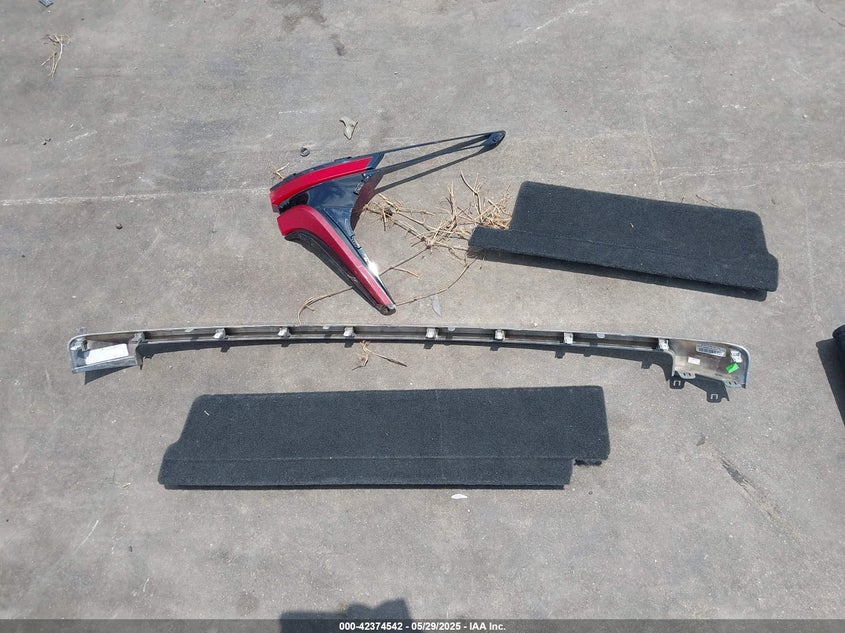 2024 CHEVROLET TRAVERSE FWD LT - 1GNERGKS3RJ215941