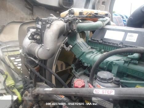2022 Volvo VNL - 4V4NC9EH1NN605658