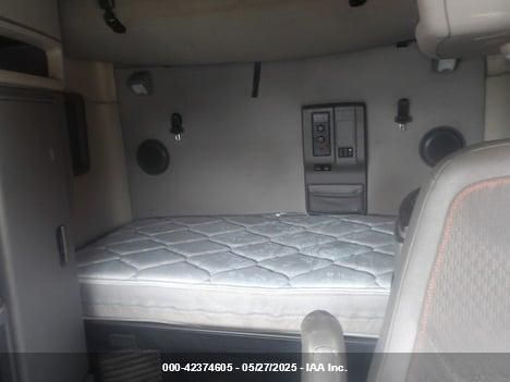 2022 Volvo VNL - 4V4NC9EH1NN605658