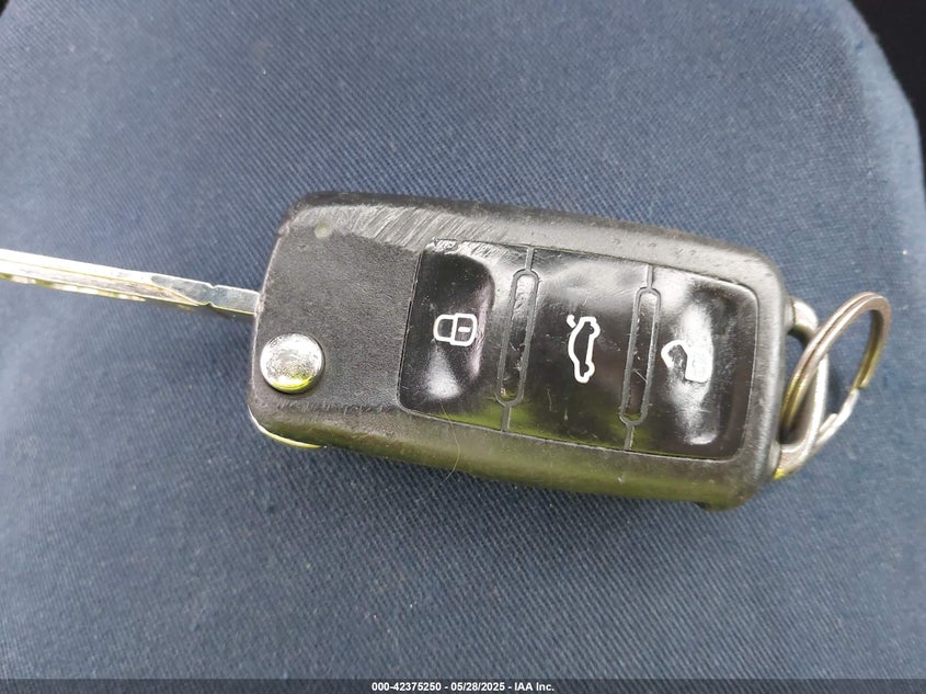 2012 VOLKSWAGEN TIGUAN VIN: WVGBV7AX3CW540311