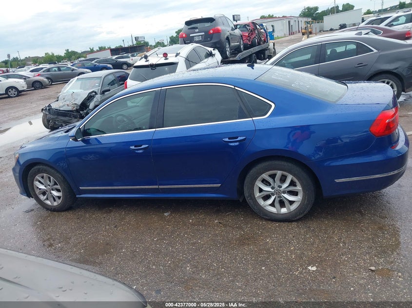 2016 VOLKSWAGEN PASSAT VIN: 1VWAT7A30GC038976