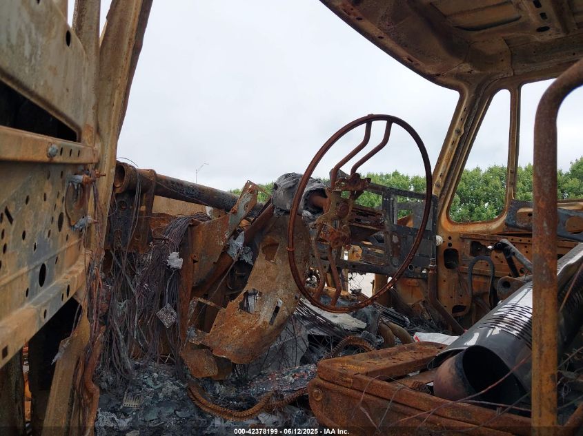 2012 International 8600 8600 VIN: 1HSHWSHN8CJ665425 Lot: 42378199