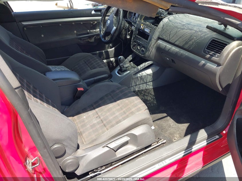 2008 VOLKSWAGEN GTI VIN: WVWFV71K18W263630