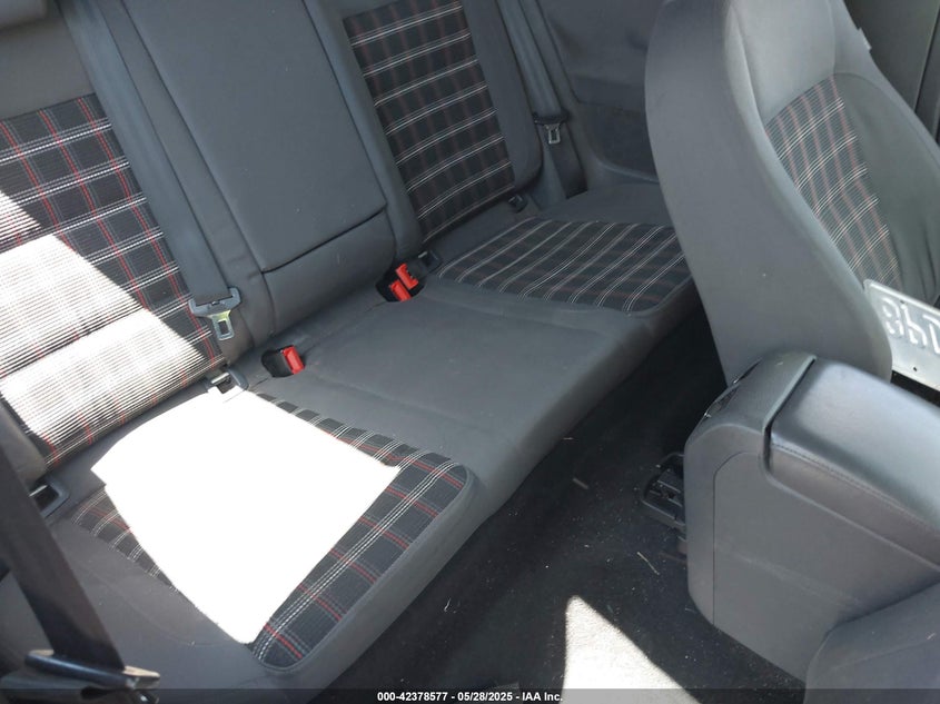 2008 VOLKSWAGEN GTI VIN: WVWFV71K18W263630