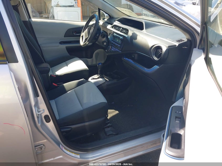 2013 TOYOTA PRIUS C VIN: JTDKDTB36D1535260