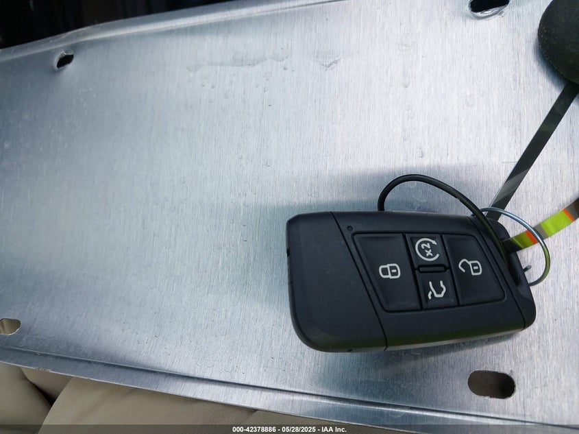 VIN 3VVSC7B24SM045578 2025 VOLKSWAGEN TAOS SE