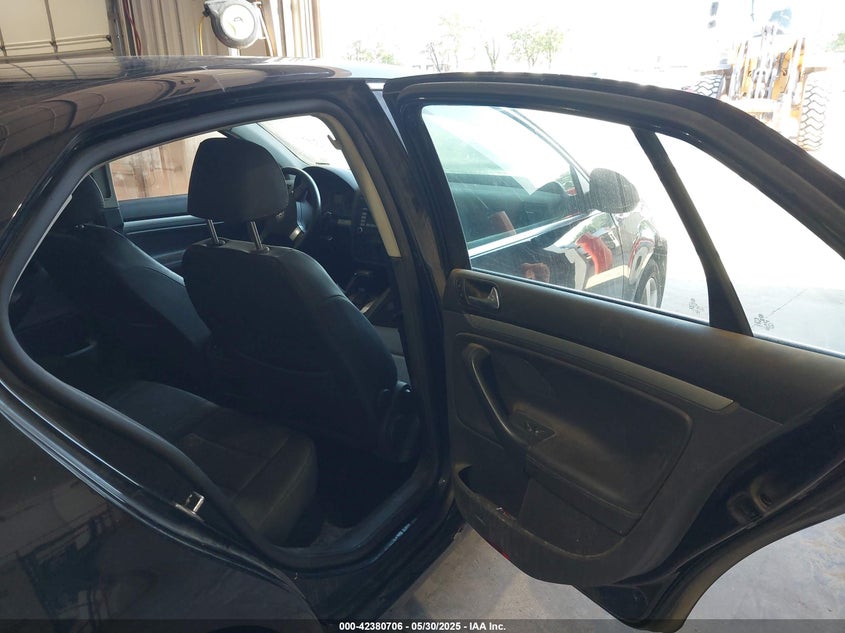 2008 Volkswagen Jetta Se/Sel VIN: 3VWRM71K08M115501 Lot: 42380706