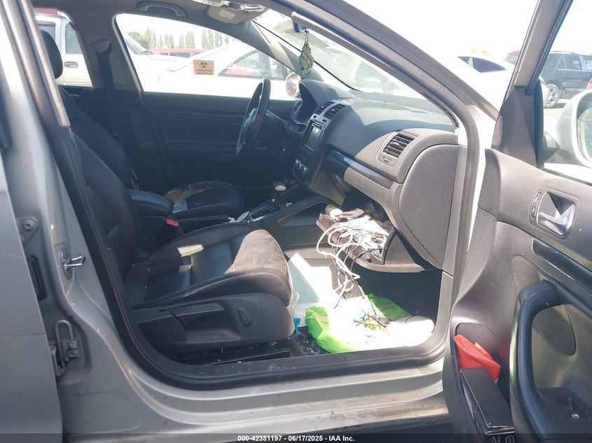 2010 VOLKSWAGEN JETTA VIN: 3VWRZ7AJ9AM115141