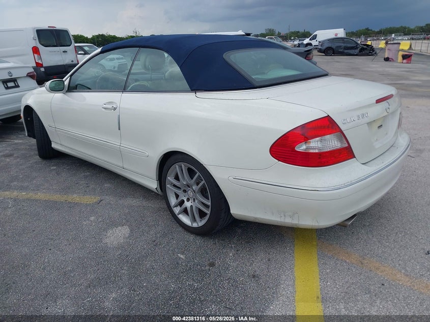 2009 MERCEDES-BENZ CLK 350 VIN: WDBTK56FX9T105106