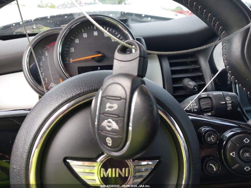 2017 MINI HARDTOP VIN: WMWXP5C34H2D16935