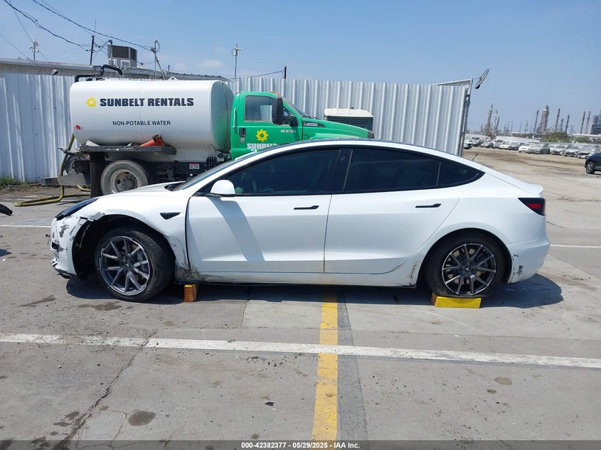 2021 Tesla Model 3 Long Range Dual Motor All-Wheel Drive VIN: 5YJ3E1EB4MF876155 Lot: 42382377
