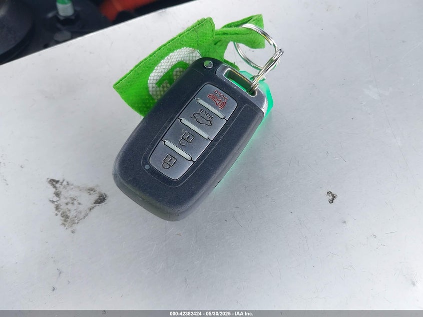 2014 HYUNDAI SONATA HYBRID VIN: KMHEC4A43EA108695