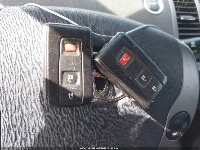 2006 TOYOTA PRIUS VIN: JTDKB20U667078185