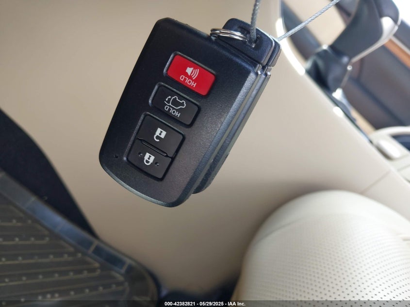 2017 TOYOTA HIGHLANDER LIMITED - 5TDYZRFH4HS230188