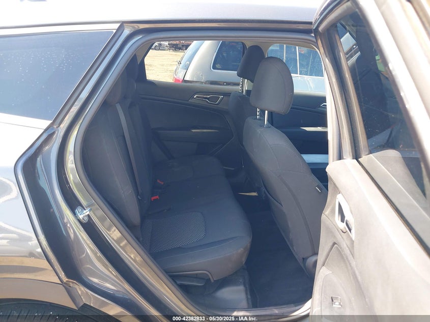 2023 KIA SPORTAGE LX - KNDPUCAF0P7165295