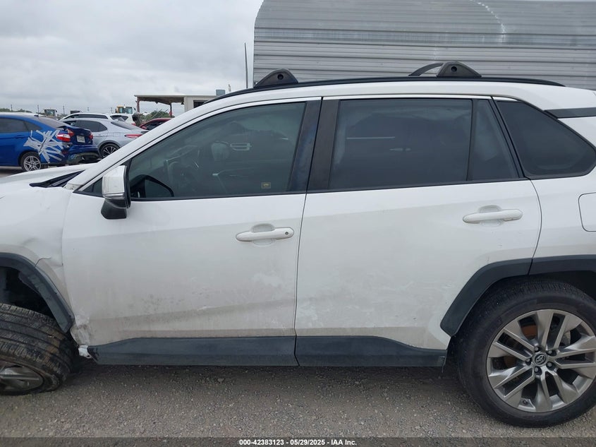 2019 TOYOTA RAV4 XLE PREMIUM - JTMC1RFV3KD003343