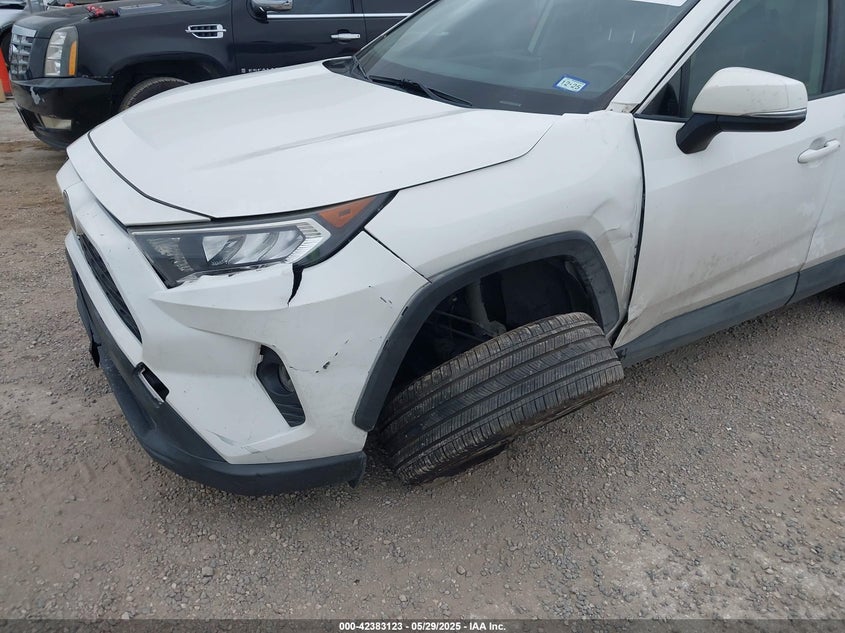 2019 TOYOTA RAV4 XLE PREMIUM - JTMC1RFV3KD003343