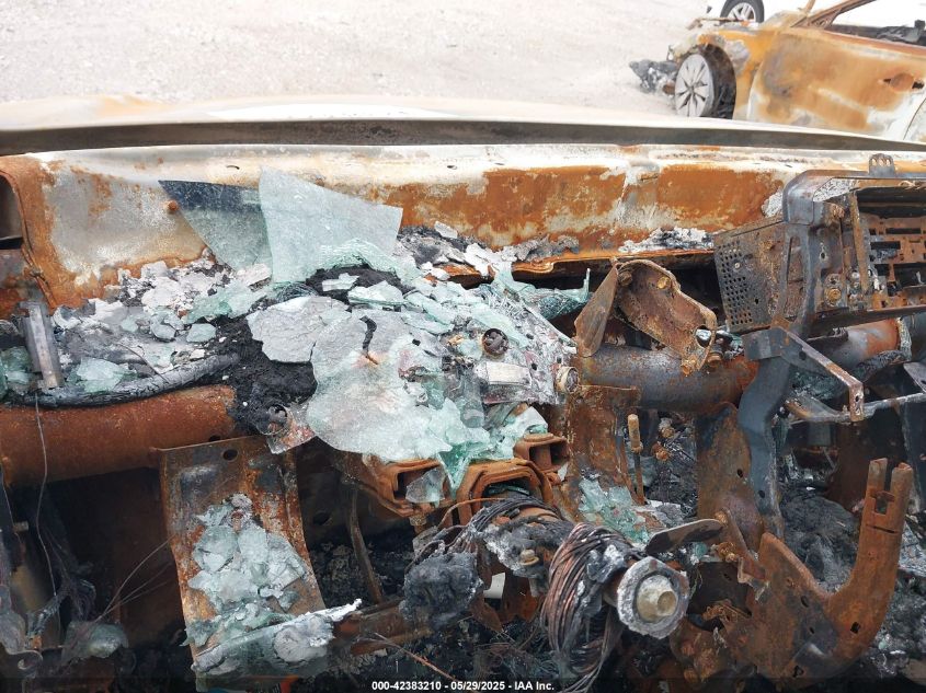 2004 Honda Cr-V Lx VIN: SHSRD68404U208661 Lot: 42383210