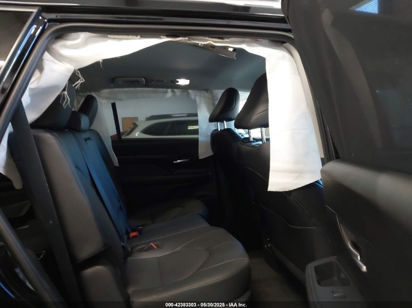 2024 Toyota Highlander - 5TDAAAB50RS069927