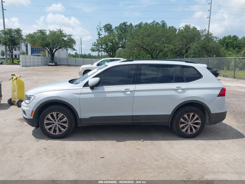 2018 VOLKSWAGEN TIGUAN VIN: 3VV1B7AX5JM097778