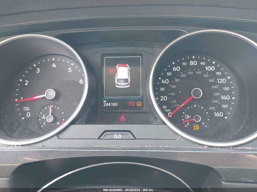 2018 VOLKSWAGEN TIGUAN VIN: 3VV1B7AX5JM097778